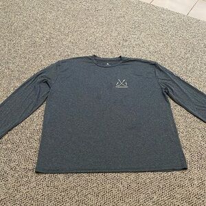 Ocean & Coast Men’s Gray Silky L/S Tee. EUC